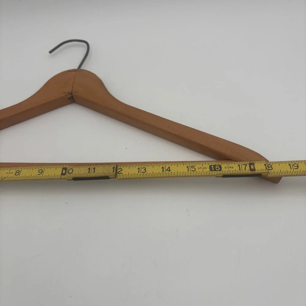Wooden Hangers Set of 8 Brown Excellent Mixed Styles